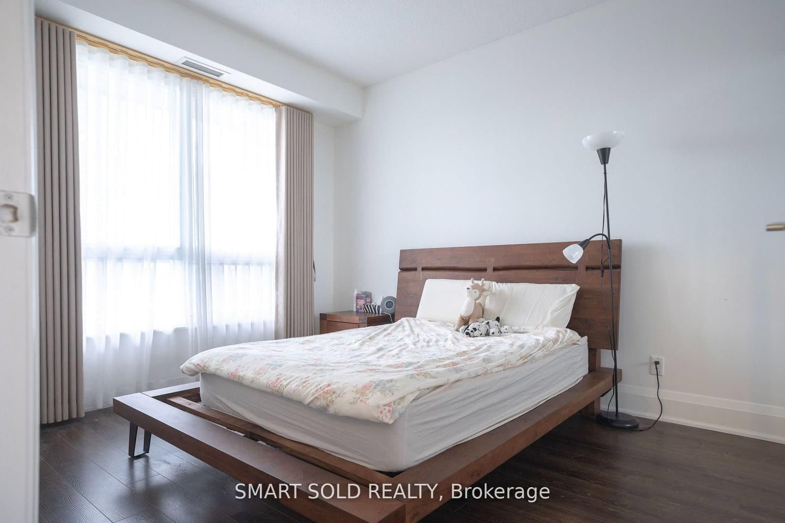 100 Harrison Garden Boulevard, Unit 502 thumbnail 8