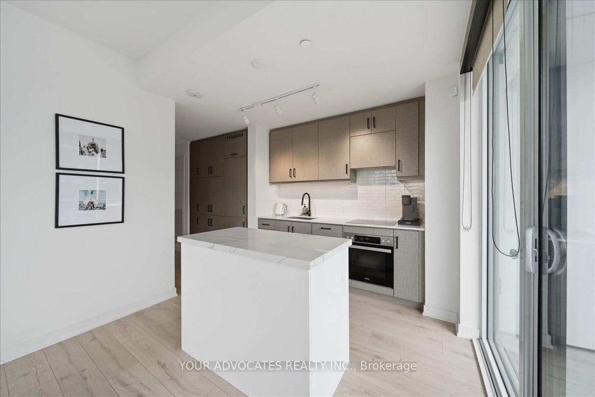 9 Tecumseth Street, Unit 902 thumbnail 10