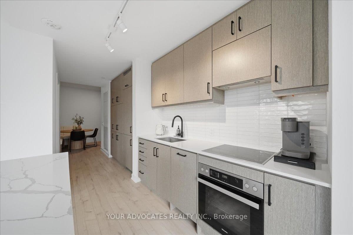 9 Tecumseth Street, Unit 902 thumbnail 11