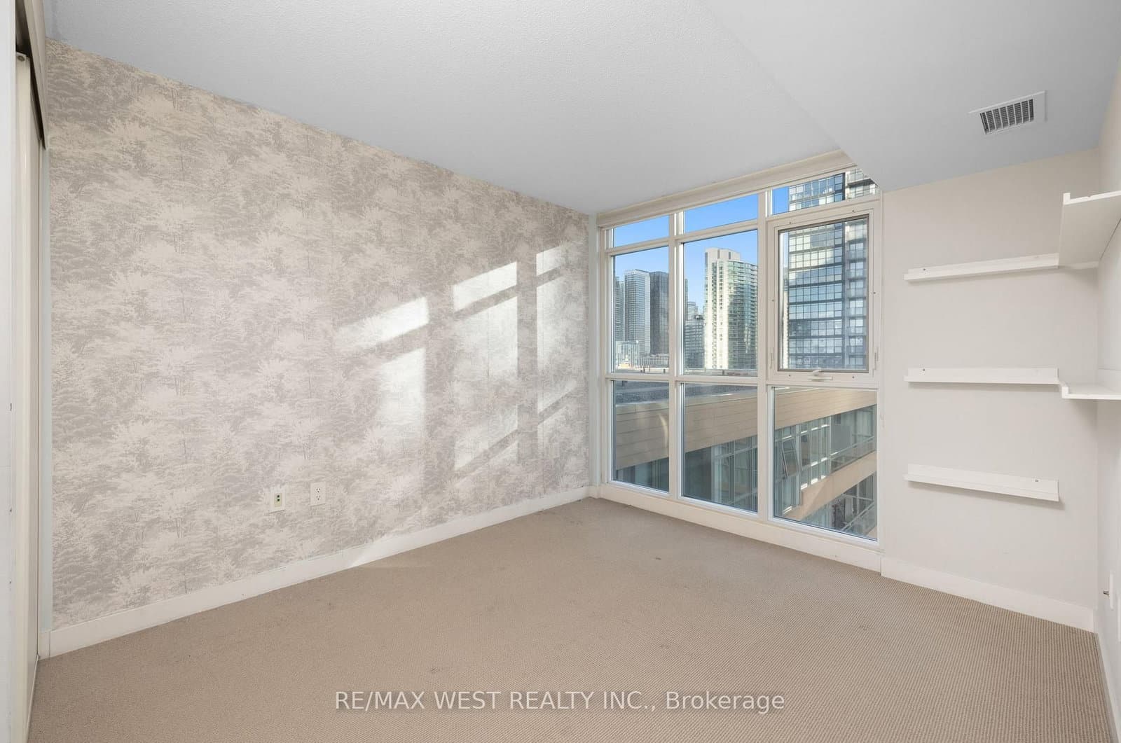 15 Iceboat Terrace, Unit 1106 thumbnail 10