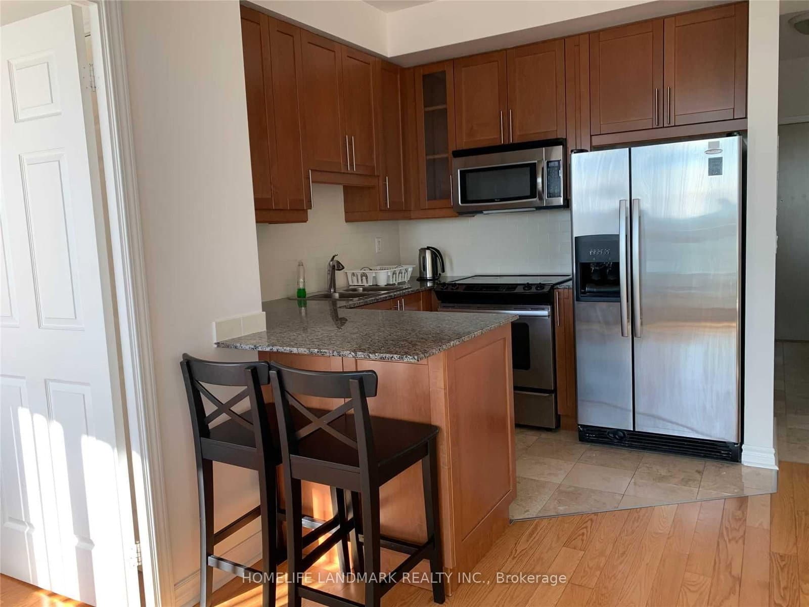 18 Holmes Avenue, Unit 702 thumbnail 3