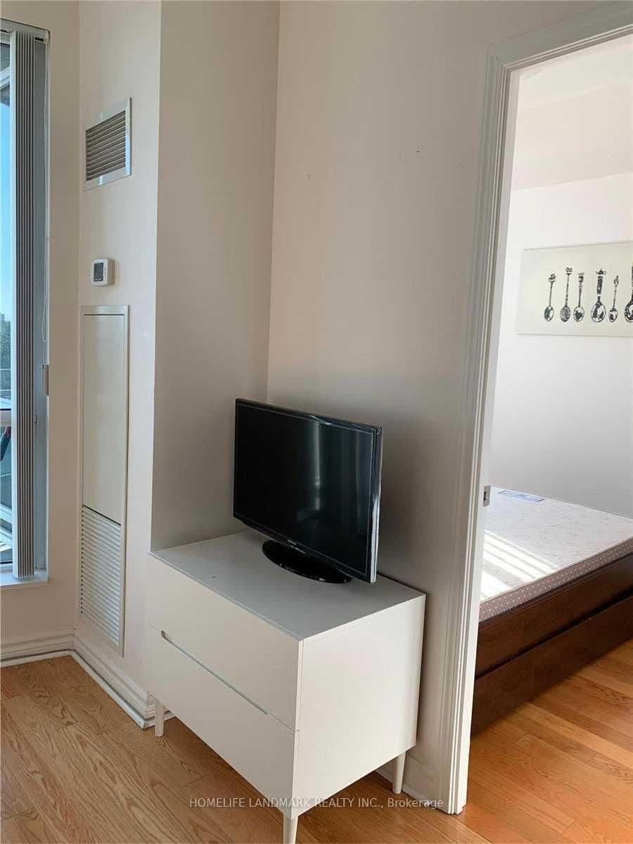 18 Holmes Avenue, Unit 702 thumbnail 7