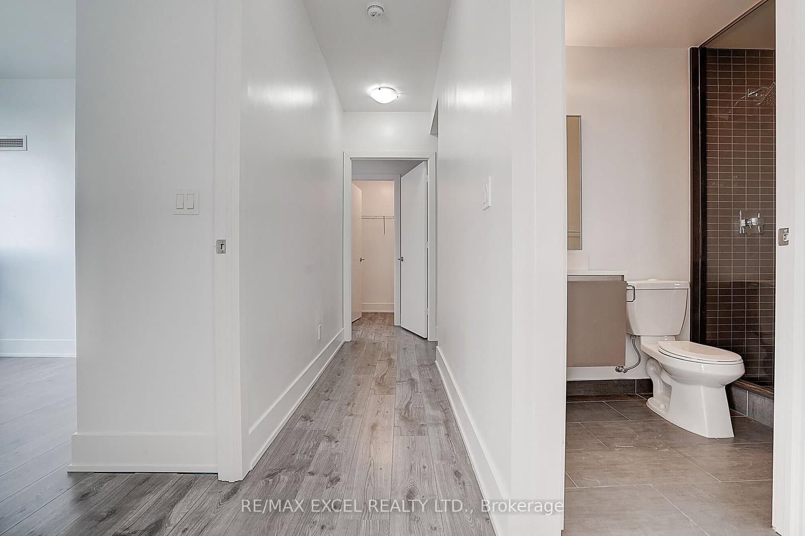 200 Bloor Street W, Unit 2201 thumbnail 16