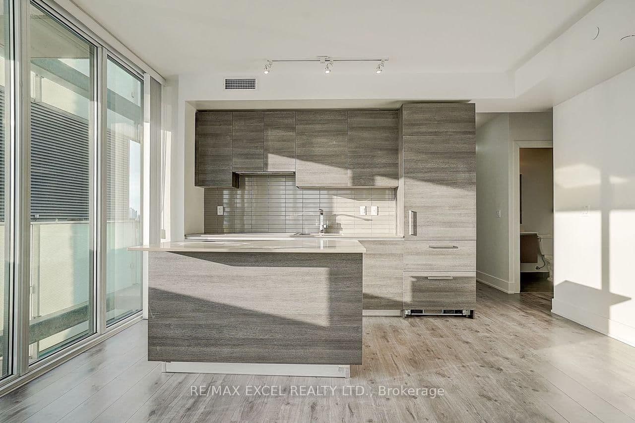 200 Bloor Street W, Unit 2201 thumbnail 17