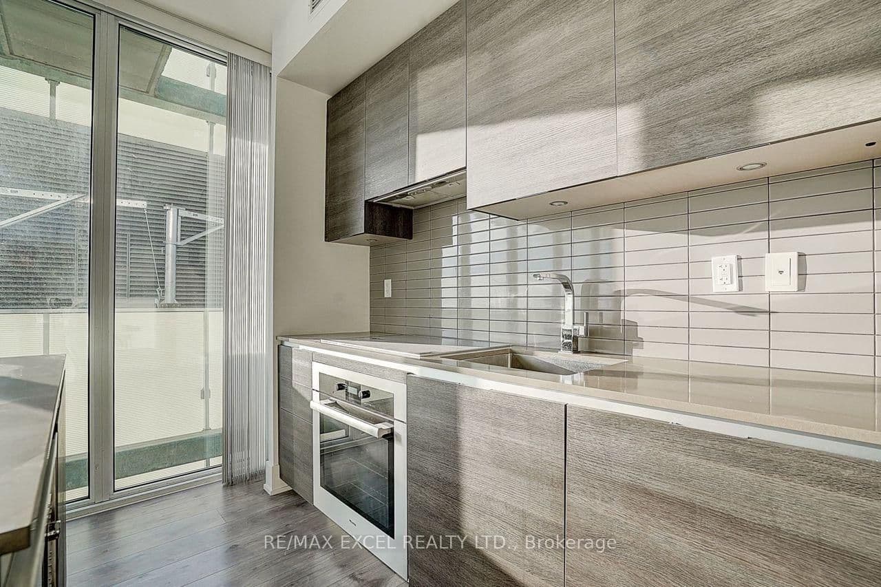 200 Bloor Street W, Unit 2201 thumbnail 18