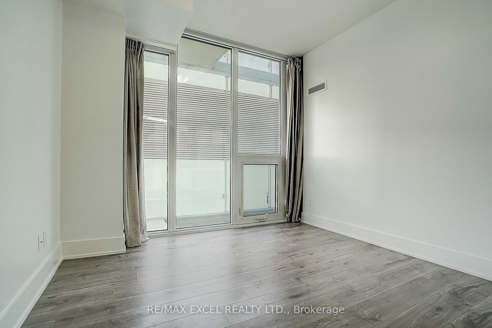 200 Bloor Street W, Unit 2201 thumbnail 20