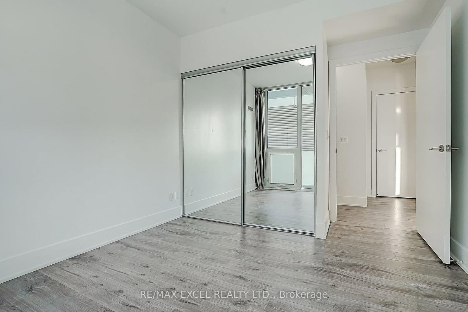 200 Bloor Street W, Unit 2201 thumbnail 21