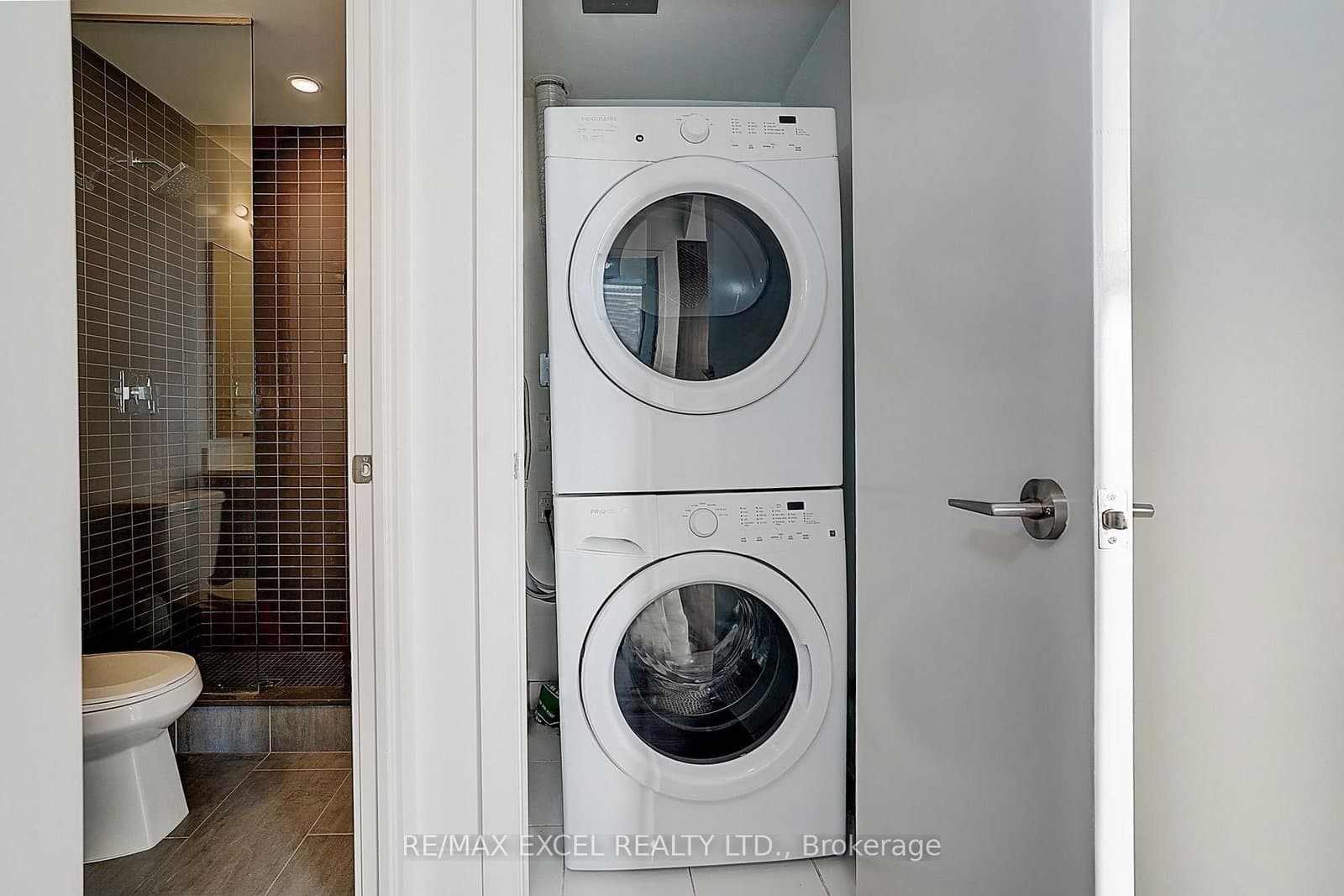200 Bloor Street W, Unit 2201 thumbnail 25