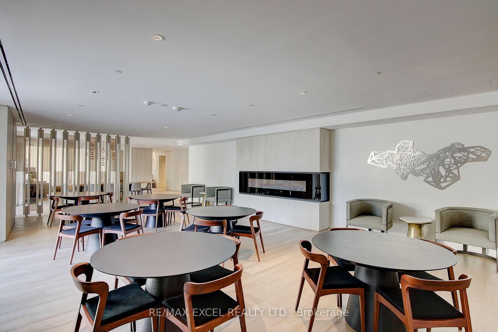 200 Bloor Street W, Unit 2201 thumbnail 31