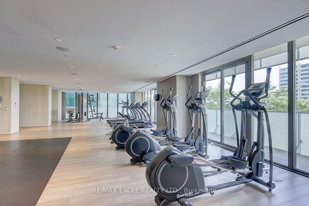 200 Bloor Street W, Unit 2201 thumbnail 32