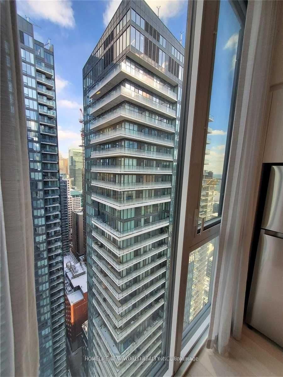 357 King Street W, Unit 3605 thumbnail 9