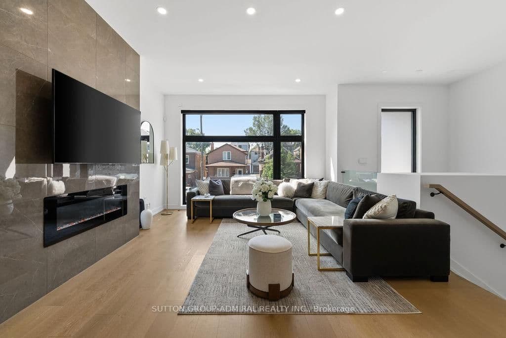 80 Bude Street thumbnail 3