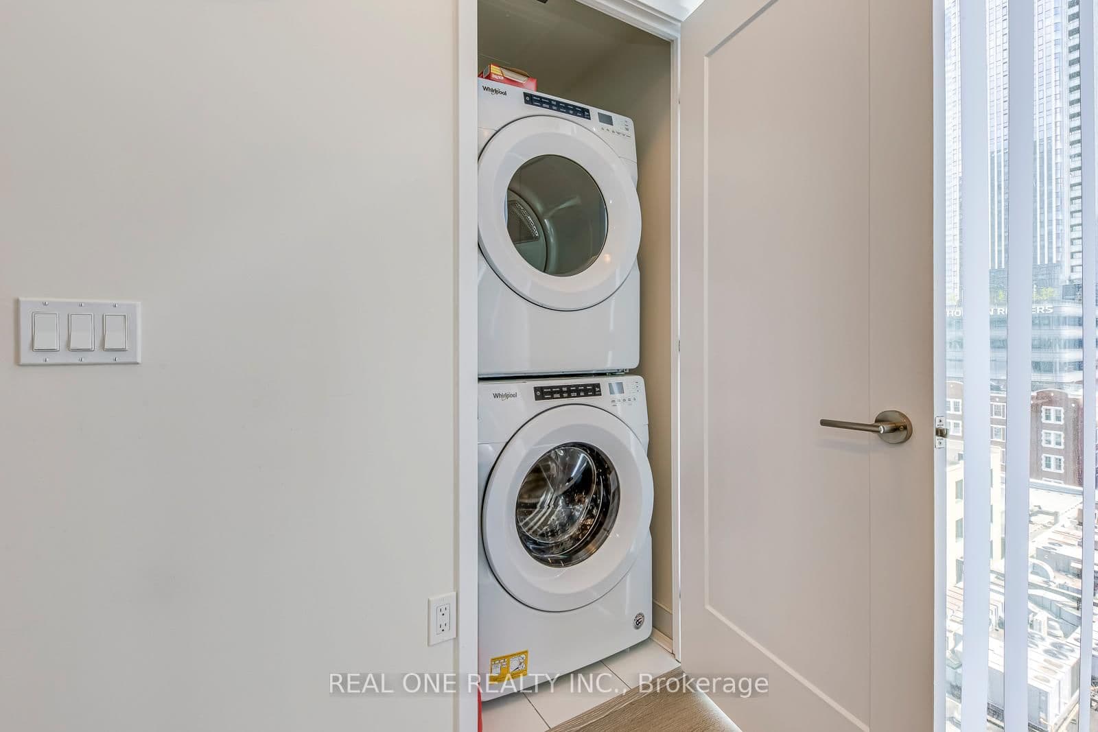 99 JOHN Street, Unit 1001 thumbnail 24