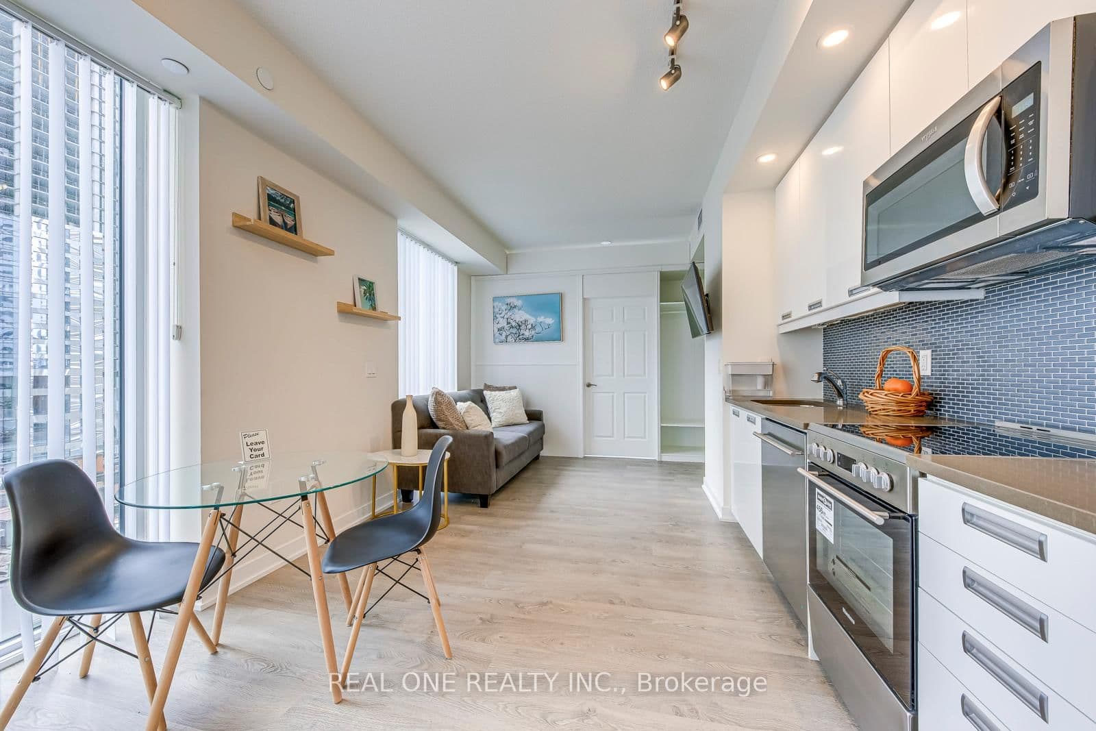 99 JOHN Street, Unit 1001 thumbnail 8