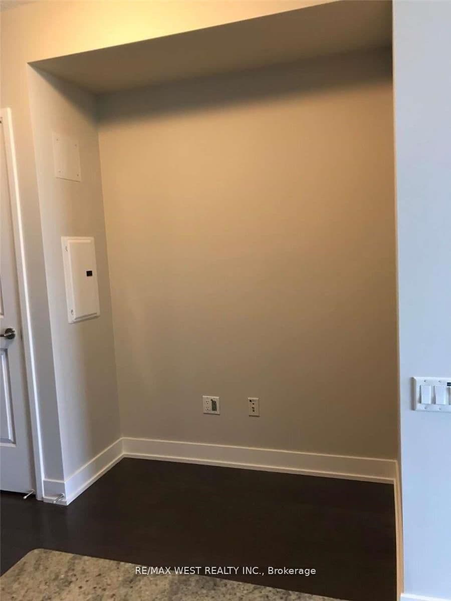 23 Sheppard Avenue E, Unit 2107 thumbnail 9