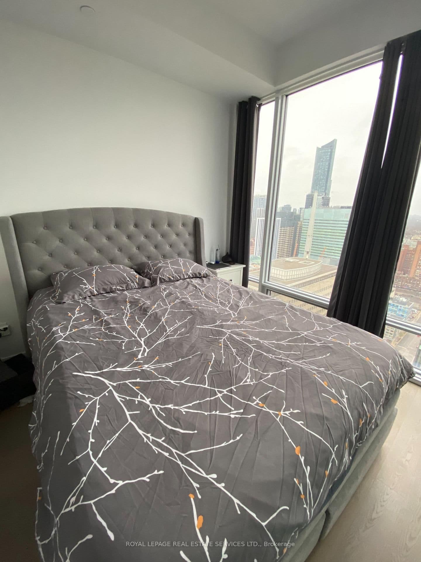 488 University Avenue, Unit 2703 thumbnail 13