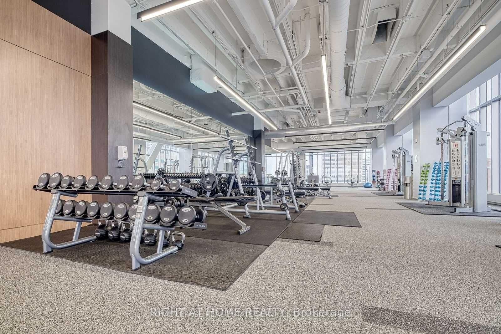 488 University Avenue, Unit 2703 thumbnail 24