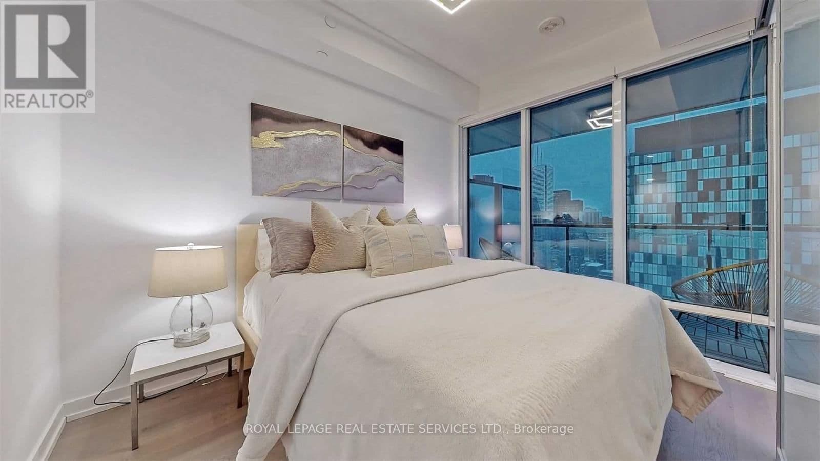 488 University Avenue, Unit 2703 thumbnail 26