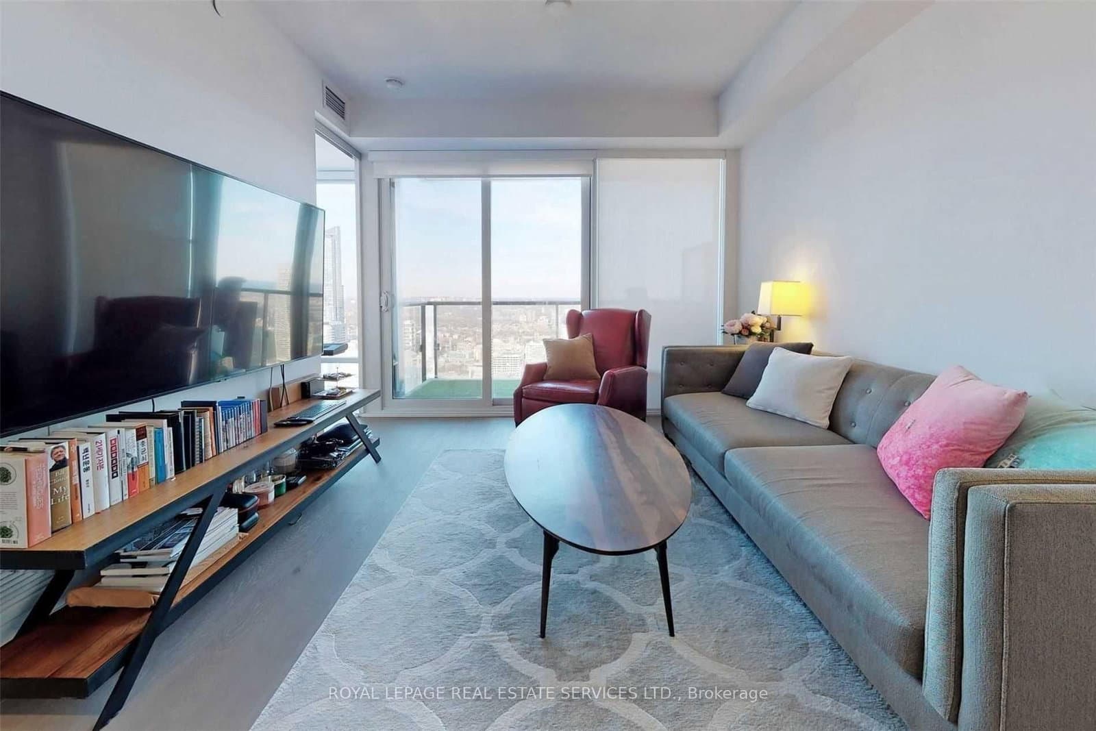 488 University Avenue, Unit 2703 thumbnail 31