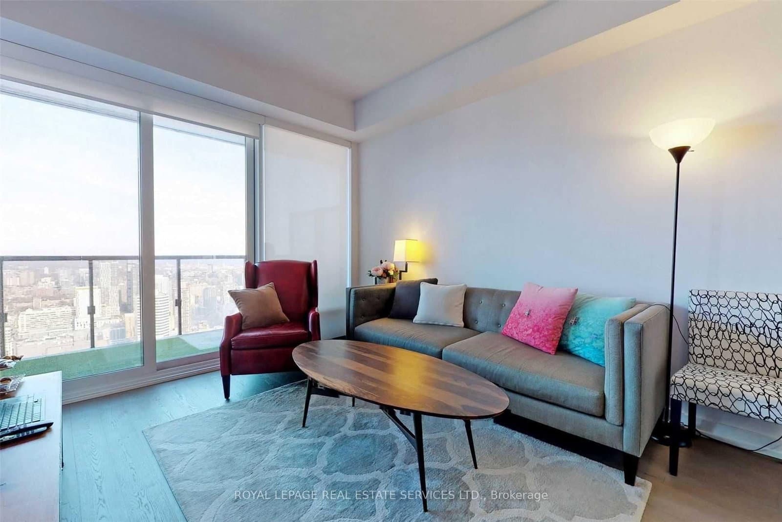488 University Avenue, Unit 2703 thumbnail 32