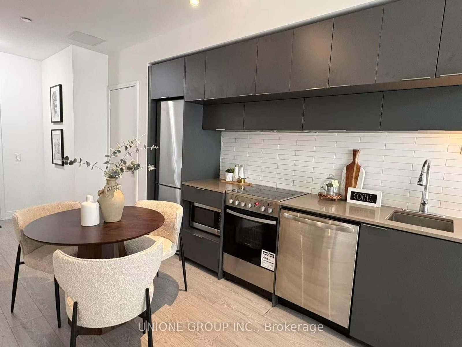 181 Dundas Street E, Unit 502 thumbnail 11
