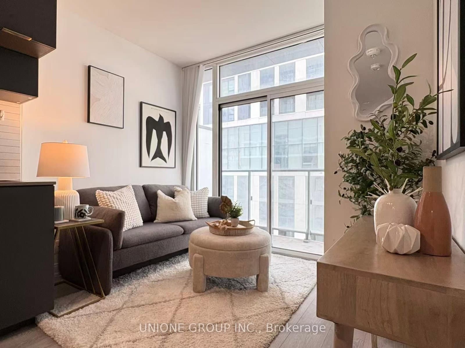 181 Dundas Street E, Unit 502 thumbnail 3
