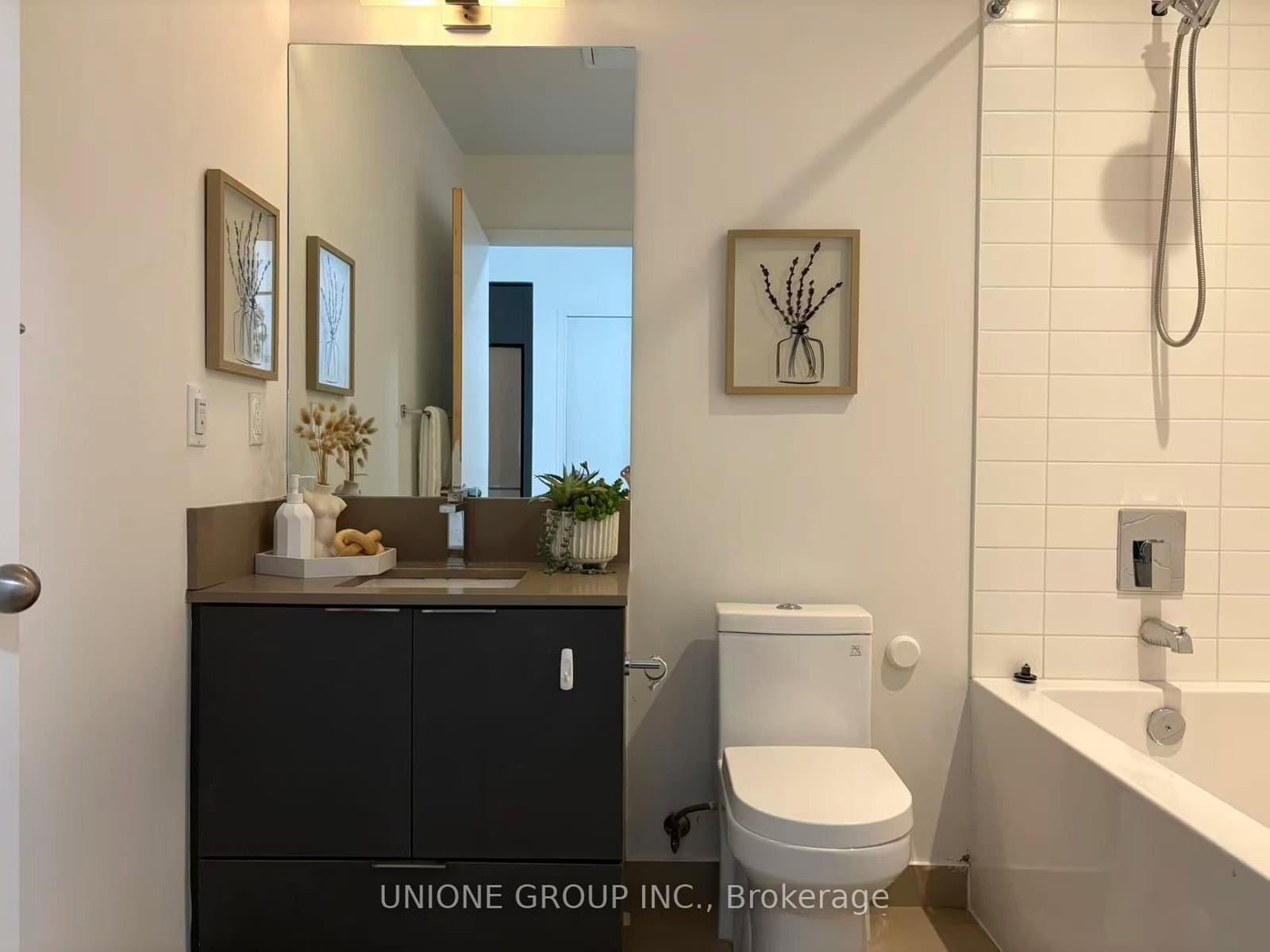 181 Dundas Street E, Unit 502 thumbnail 7