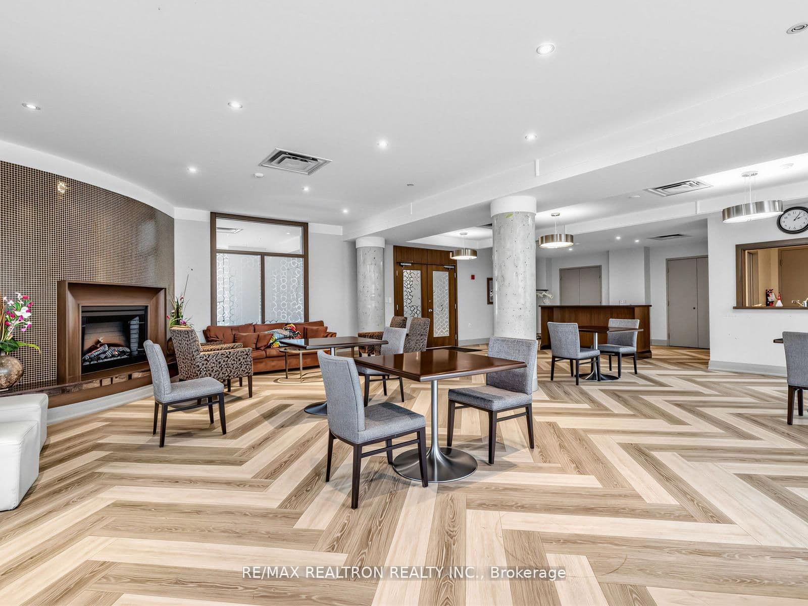 3830 Bathurst Street, Unit 512 thumbnail 29