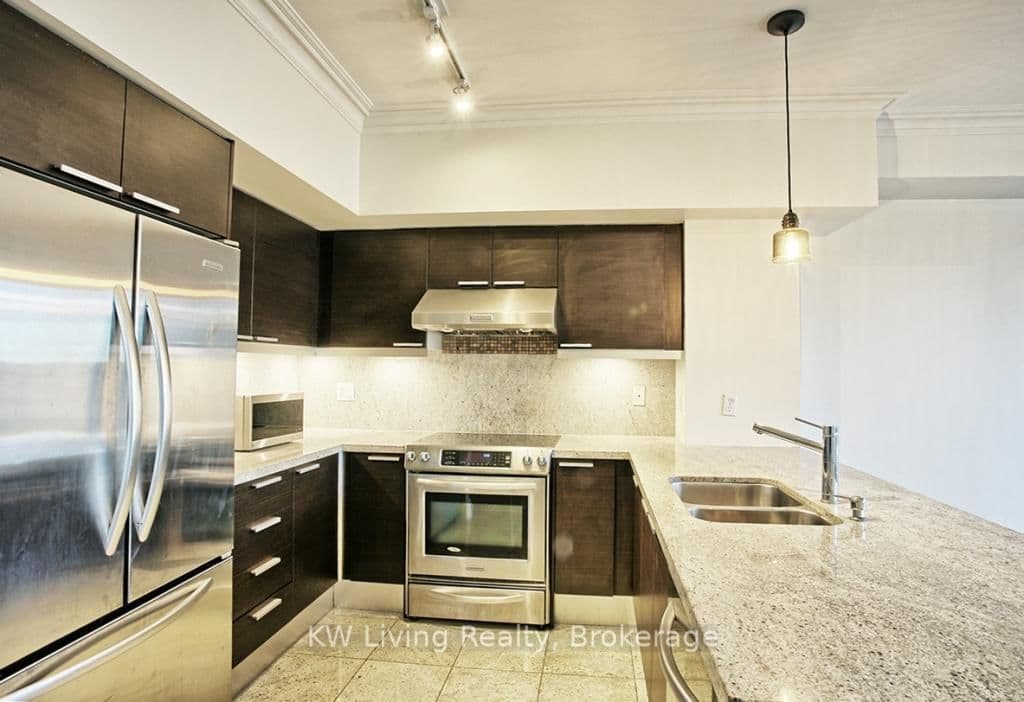 650 Sheppard Avenue E, Unit PH13 thumbnail 3