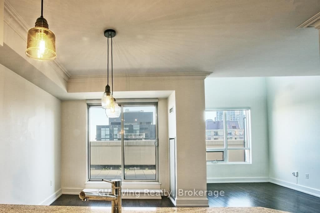 650 Sheppard Avenue E, Unit PH13 thumbnail 4