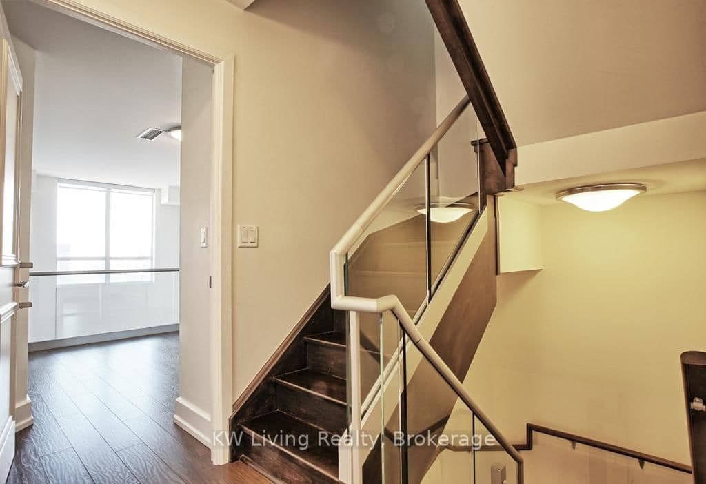 650 Sheppard Avenue E, Unit PH13 thumbnail 7