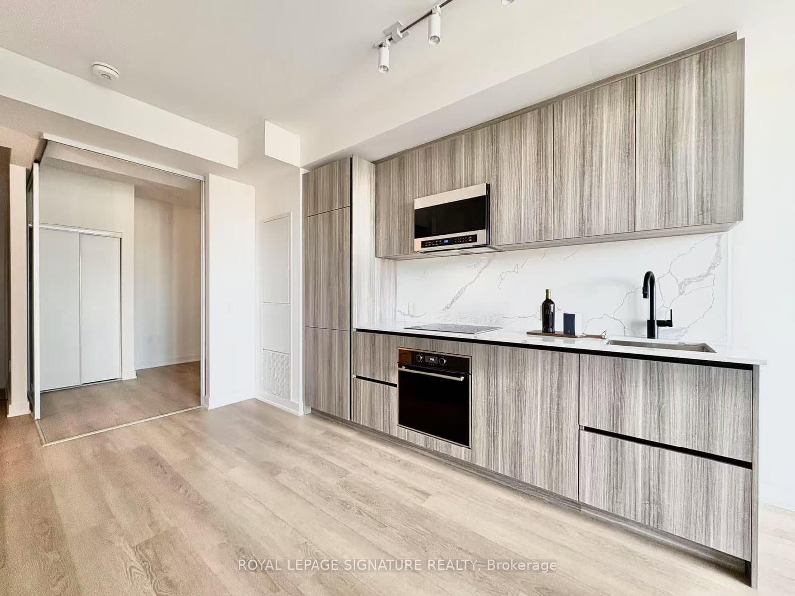 117 Broadway Avenue, Unit 2006 thumbnail 2