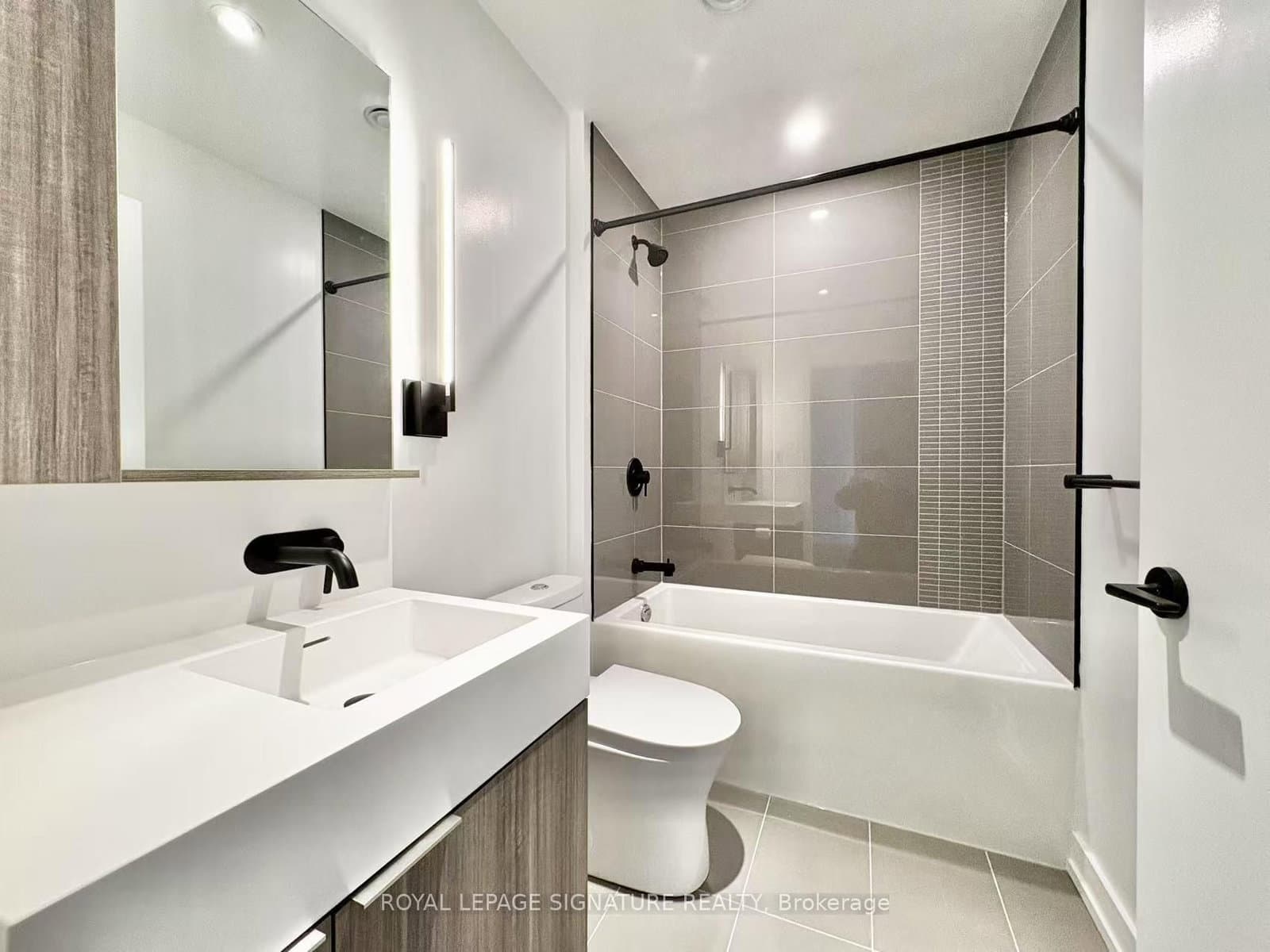 117 Broadway Avenue, Unit 2006 thumbnail 7