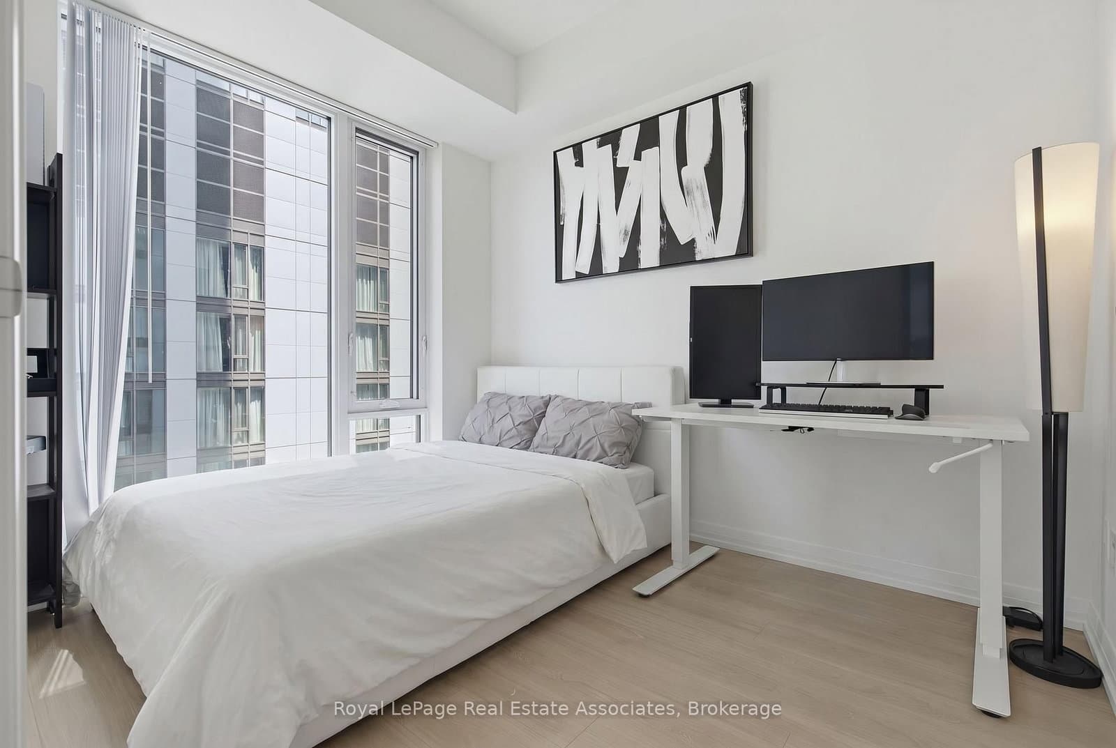 8 Widmer Street, Unit 2403 thumbnail 11