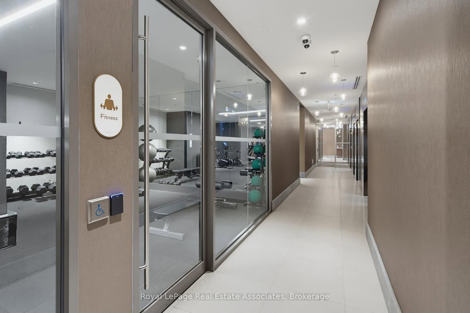 8 Widmer Street, Unit 2403 thumbnail 18