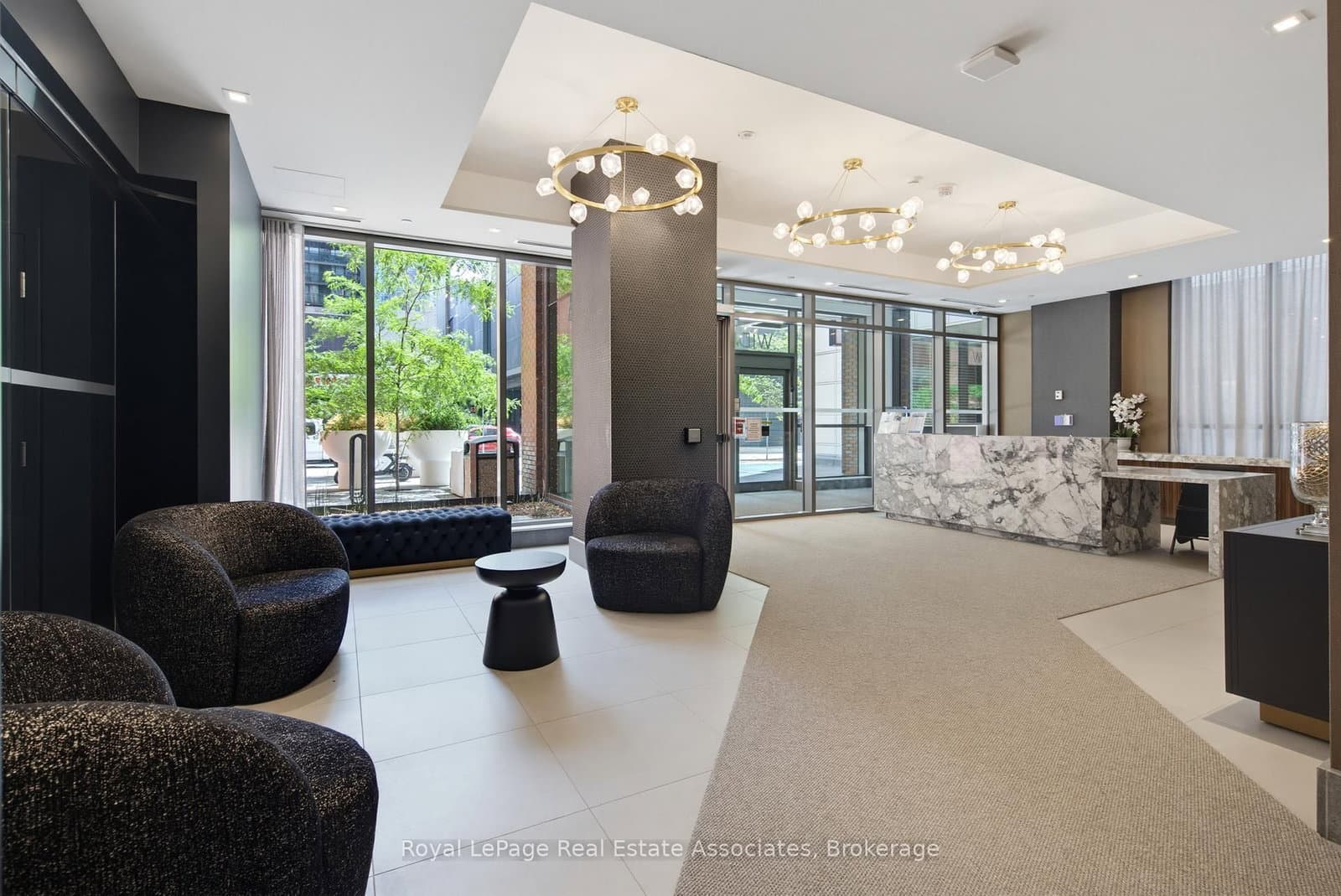 8 Widmer Street, Unit 2403 thumbnail 3