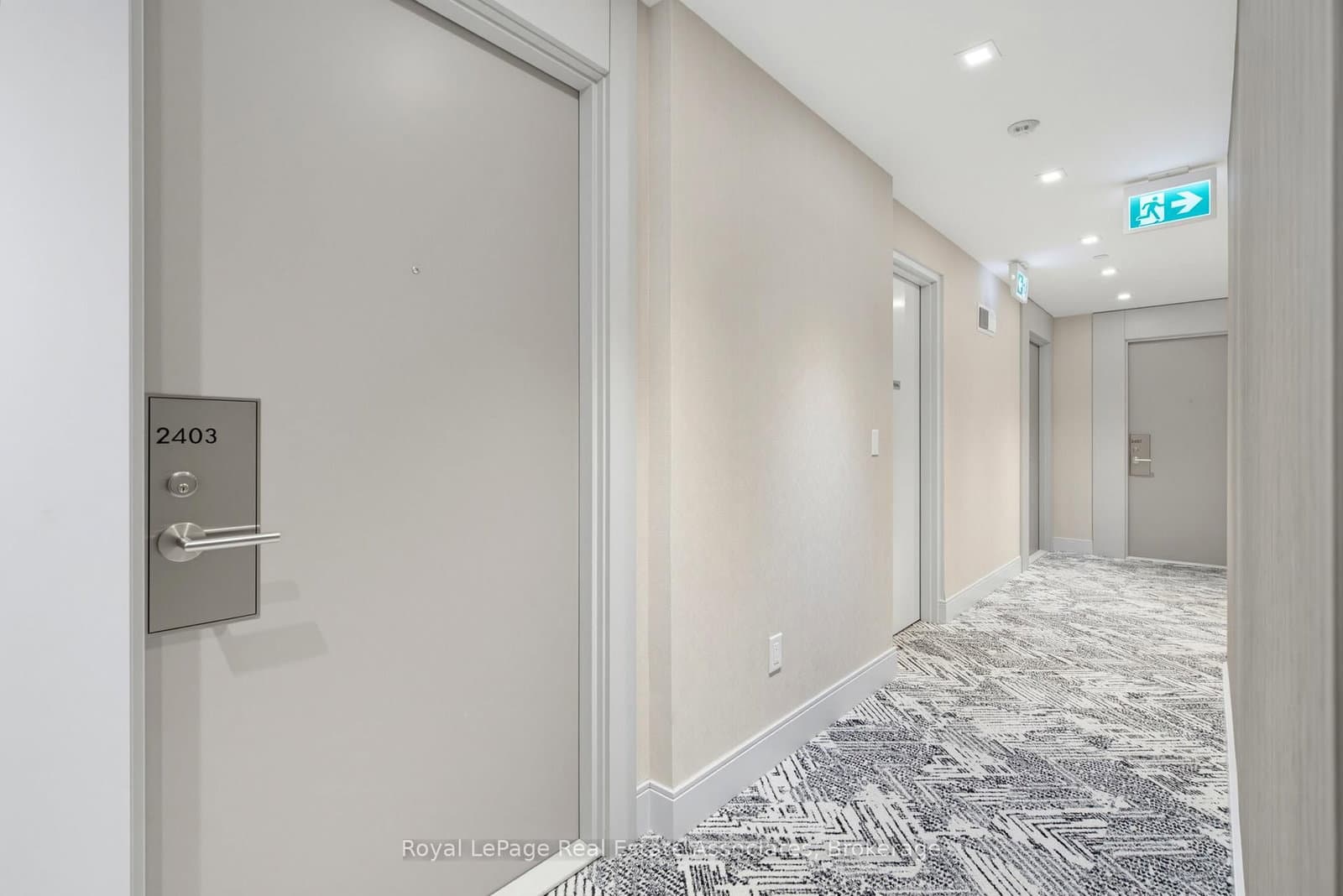 8 Widmer Street, Unit 2403 thumbnail 4
