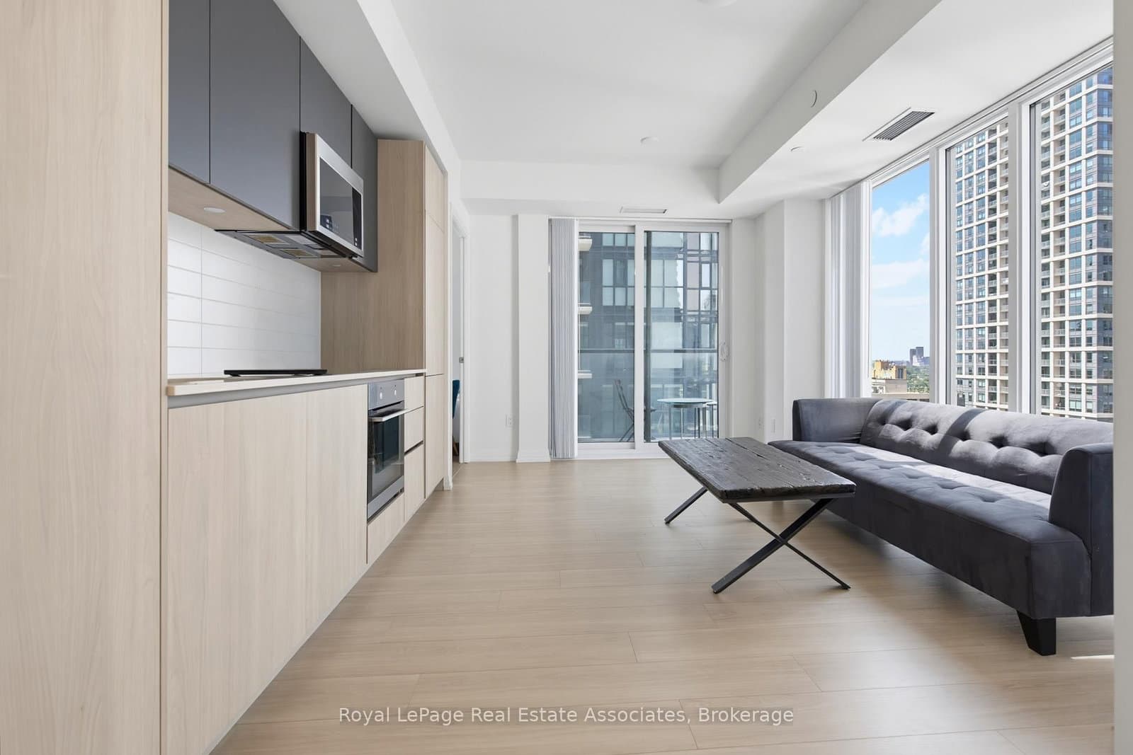 8 Widmer Street, Unit 2403 thumbnail 7