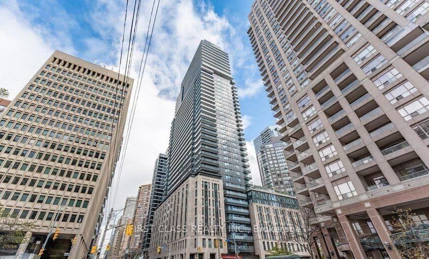 955 Bay Street, Unit 3208