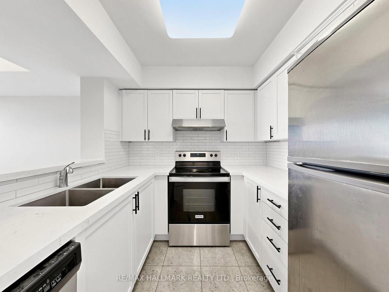 35 Finch Avenue E, Unit 1808 thumbnail 13