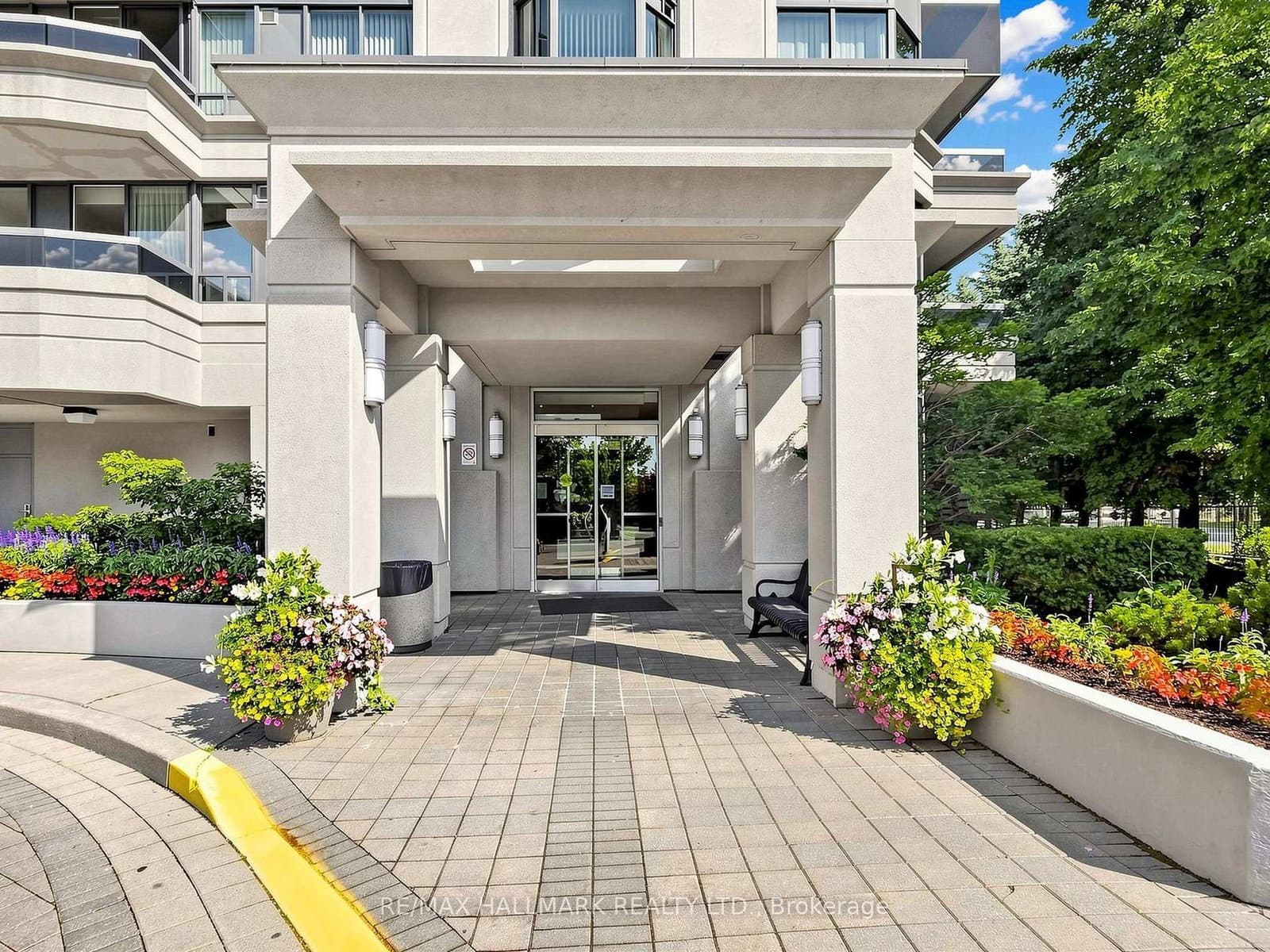 35 Finch Avenue E, Unit 1808 thumbnail 3