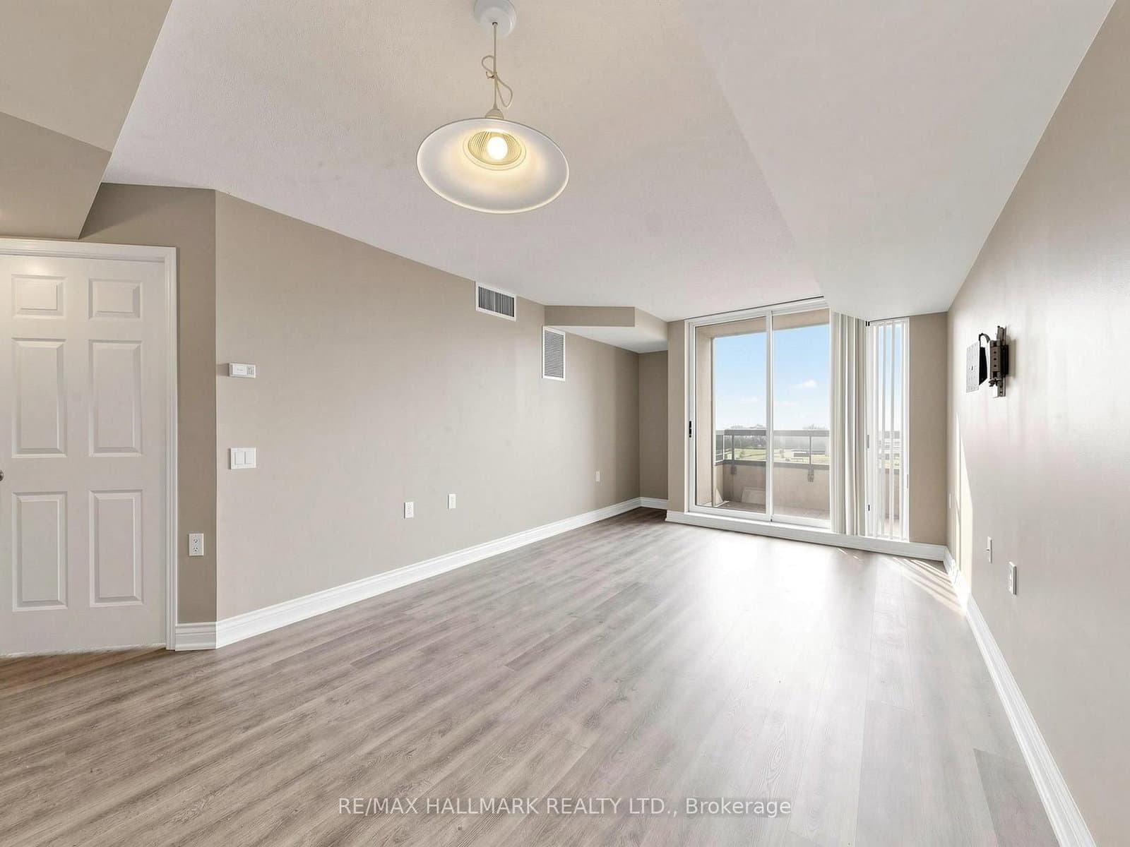 35 Finch Avenue E, Unit 1808 thumbnail 8