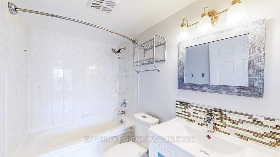 7 Lorraine Drive, Unit 1701 thumbnail 12