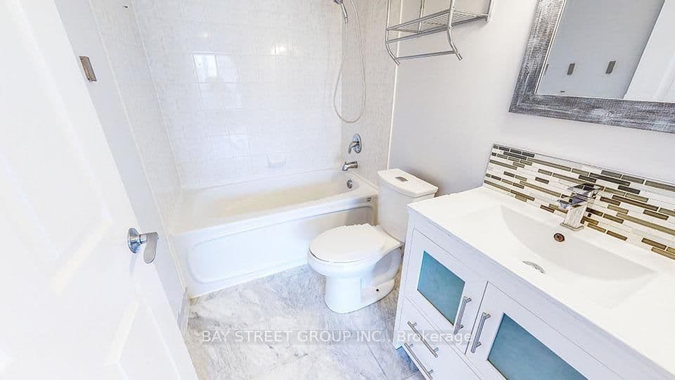 7 Lorraine Drive, Unit 1701 thumbnail 13
