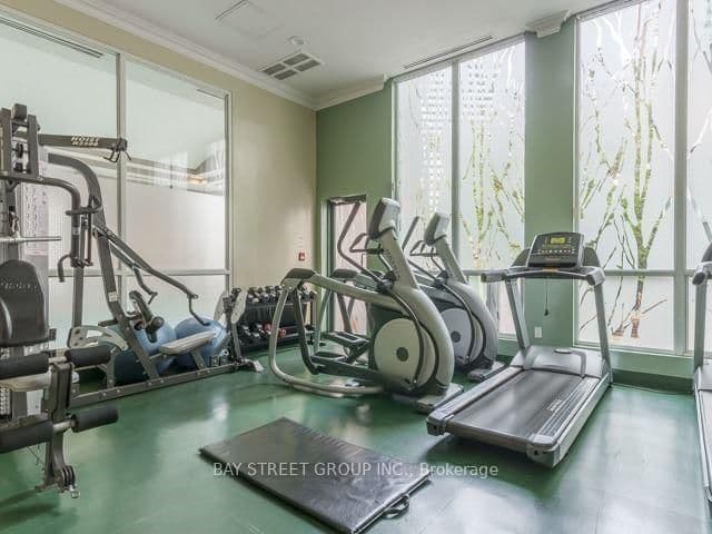 7 Lorraine Drive, Unit 1701 thumbnail 17