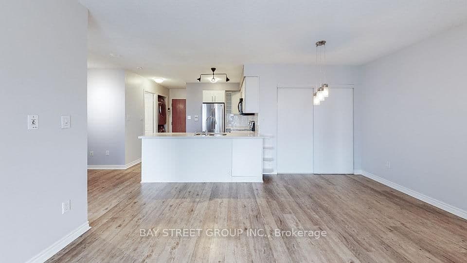 7 Lorraine Drive, Unit 1701 thumbnail 3