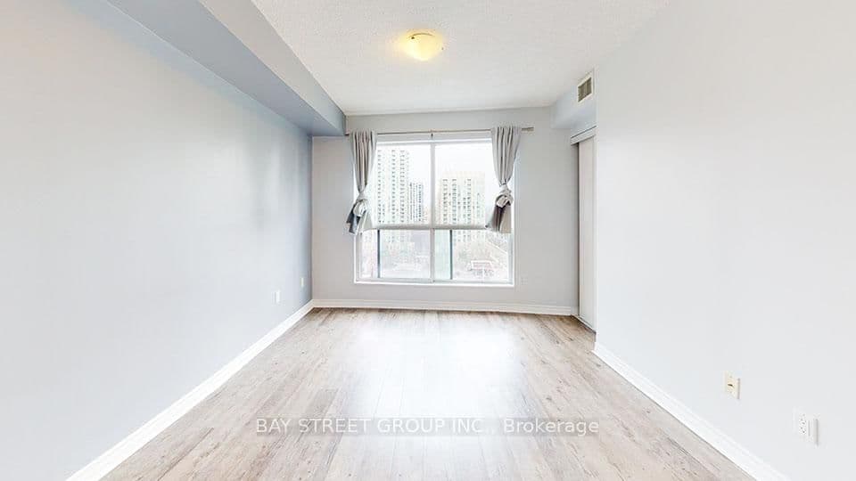7 Lorraine Drive, Unit 1701 thumbnail 9