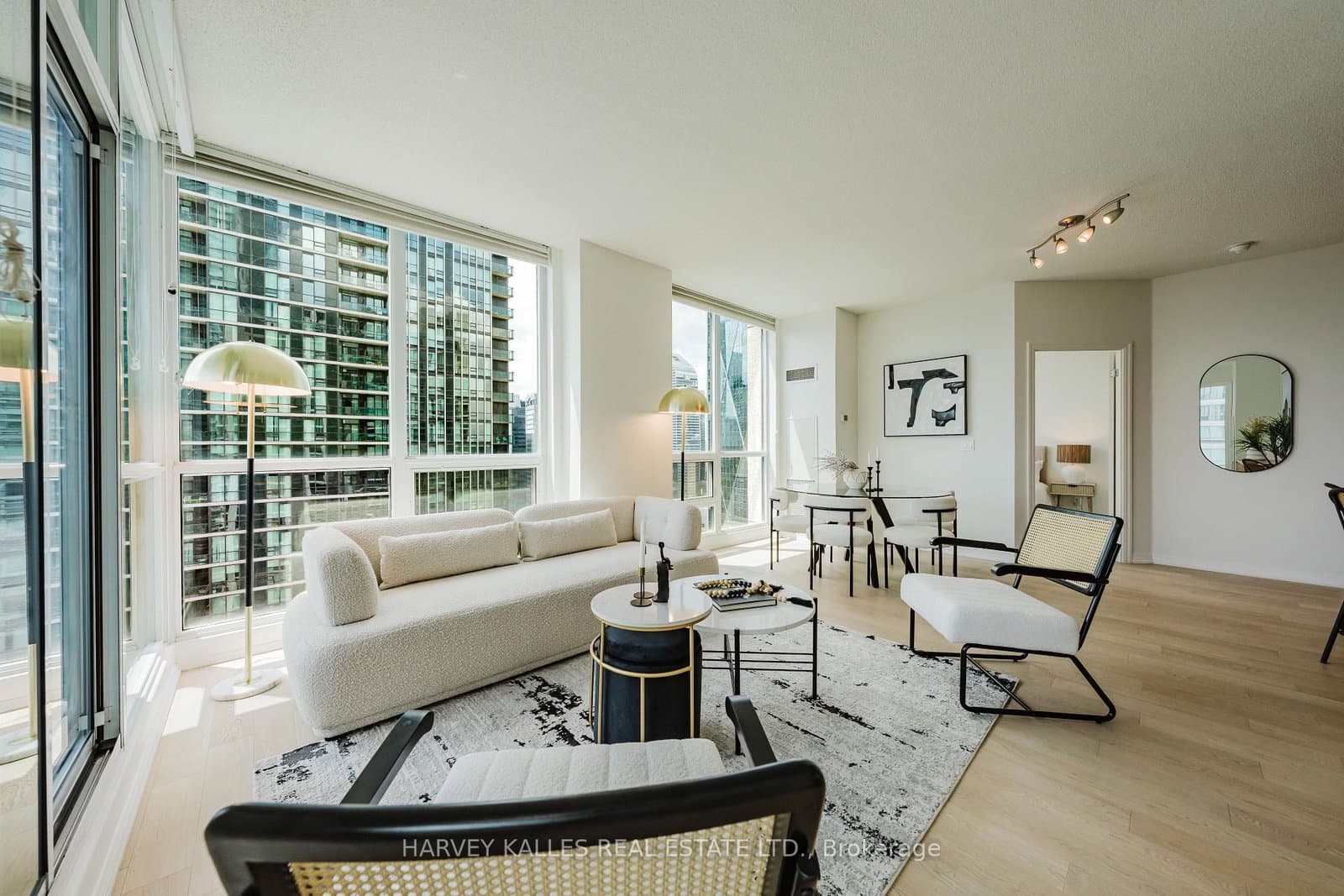 16 Yonge Street, Unit 3211 thumbnail 15