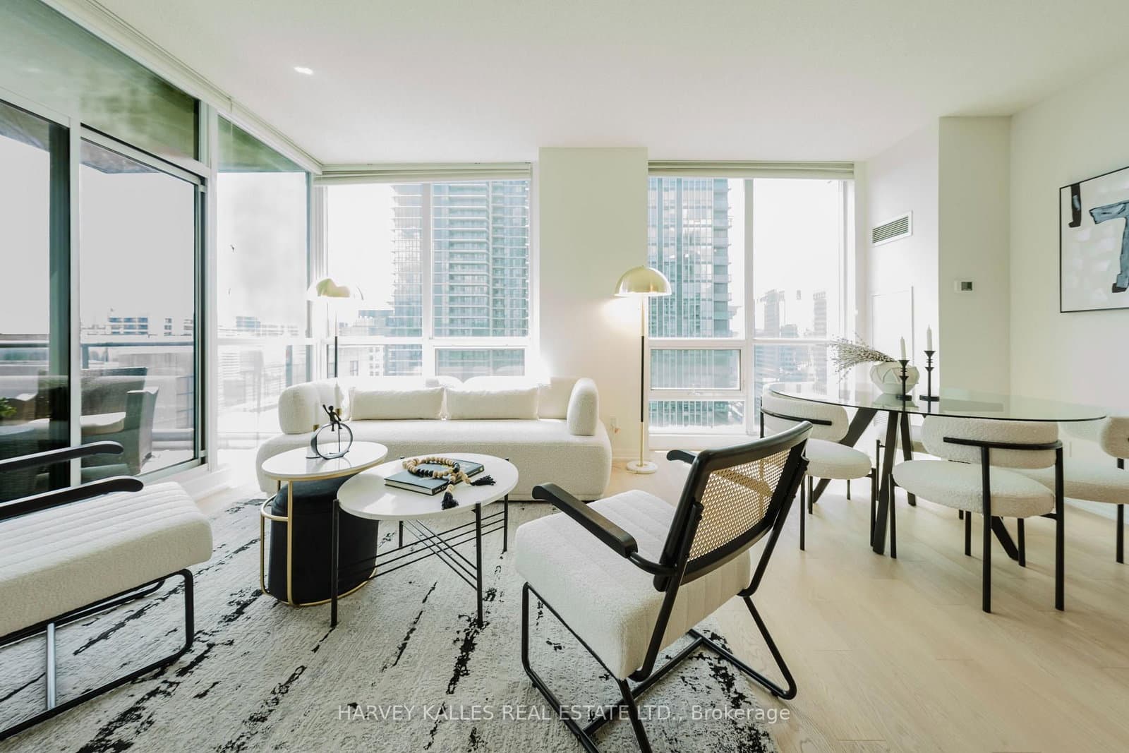 16 Yonge Street, Unit 3211 thumbnail 2