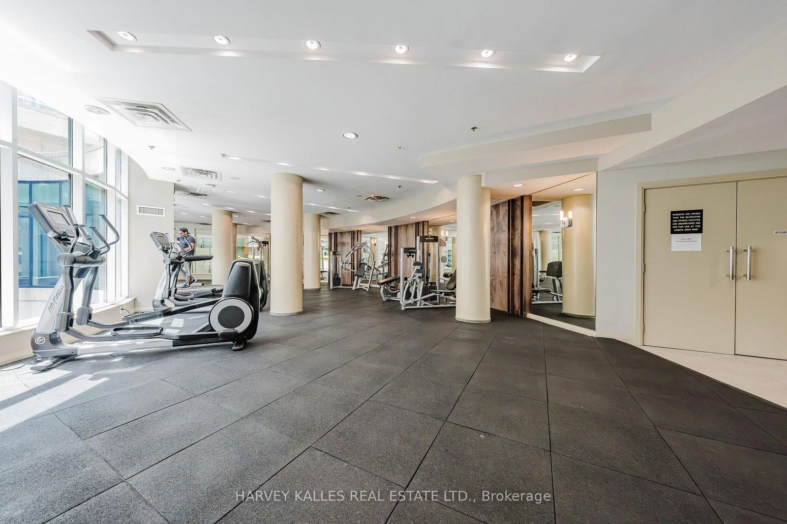 16 Yonge Street, Unit 3211 thumbnail 32